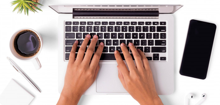 woman hands lap top computer