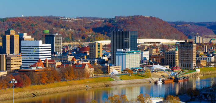 Cityscape of Charleston, West Virginia in autumn