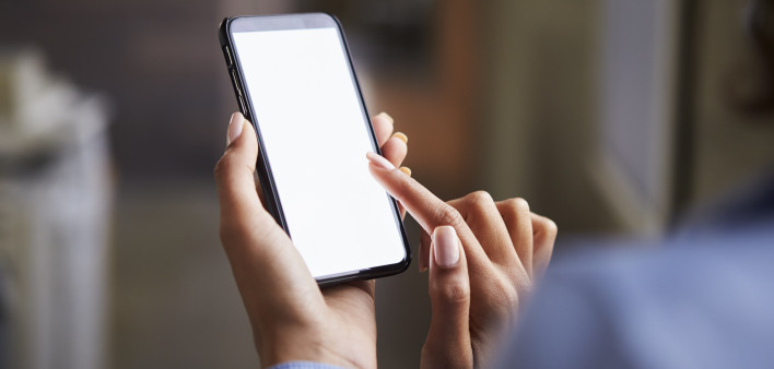 hand holding smart phone