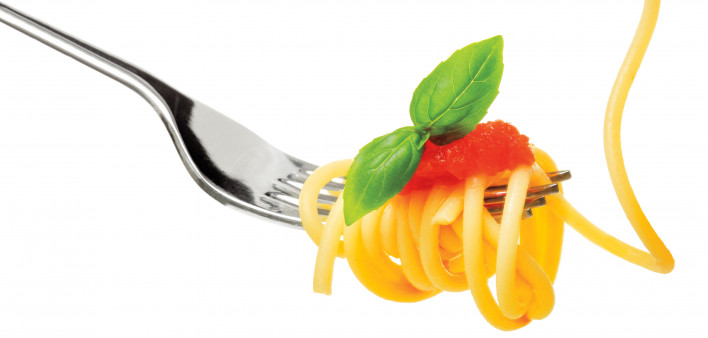 pasta and tomatoe sauce on a fork