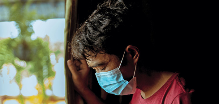 boy wearing mask difficult breathing