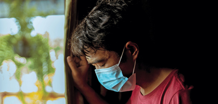boy wearing mask difficult breathing