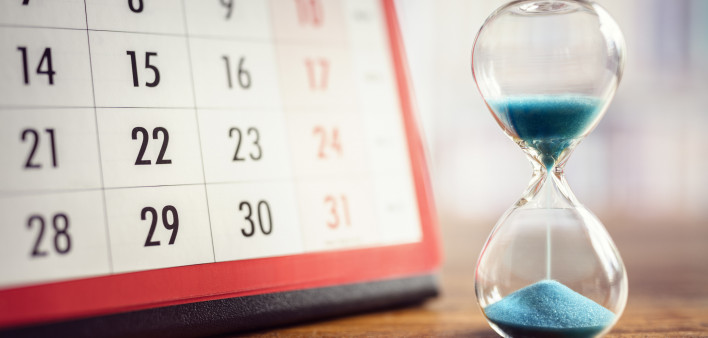 Hourglass and calendar
