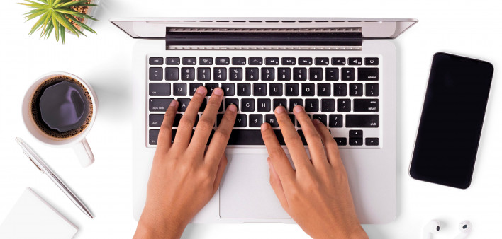 woman hands lap top computer