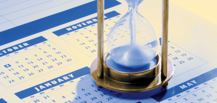 hour glass and calendar