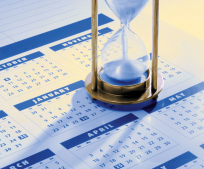 hour glass and calendar