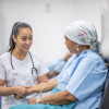 The persons shown in this photograph are models and are not an actual patient or nurse.