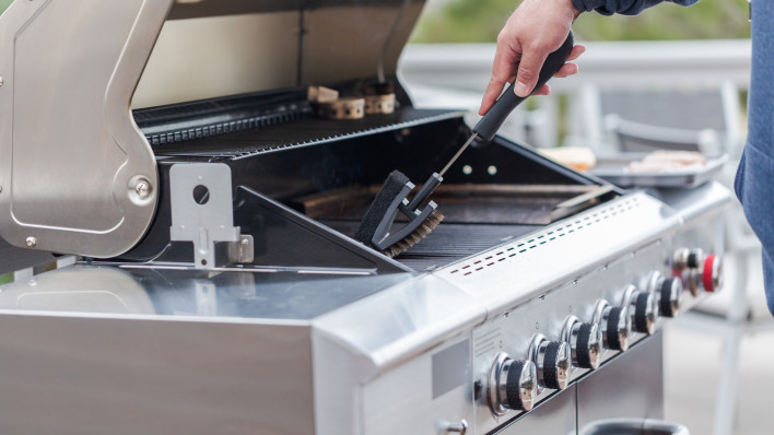 outdoor barbecue grill
