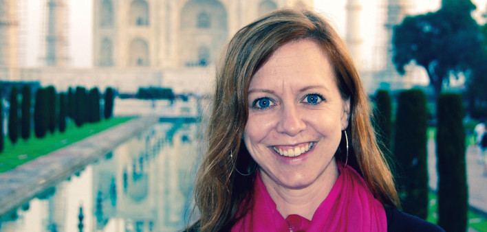Terri Winham in front of the Taj Majal