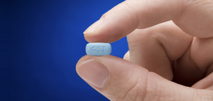 Descoy Tablet held between tow fingers