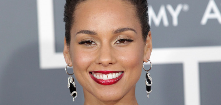  Alicia Keys arrives to the Grammy Awards 2013 on February 10, 2013 in Los Angeles, CA.