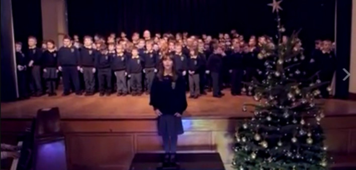 Kaylee Rodgers, who has autism and attention deficit hyperactivity disorder (ADHD), singing Leonard Cohen's Hallelujah