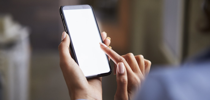 hand holding smart phone