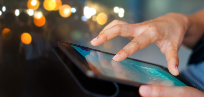 tablet touch screen ipad hand